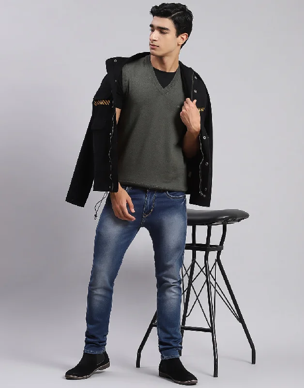 Casual Men's Pullover SweatersMen Olive Solid V Neck Sleeveless Sweaters/Pullovers